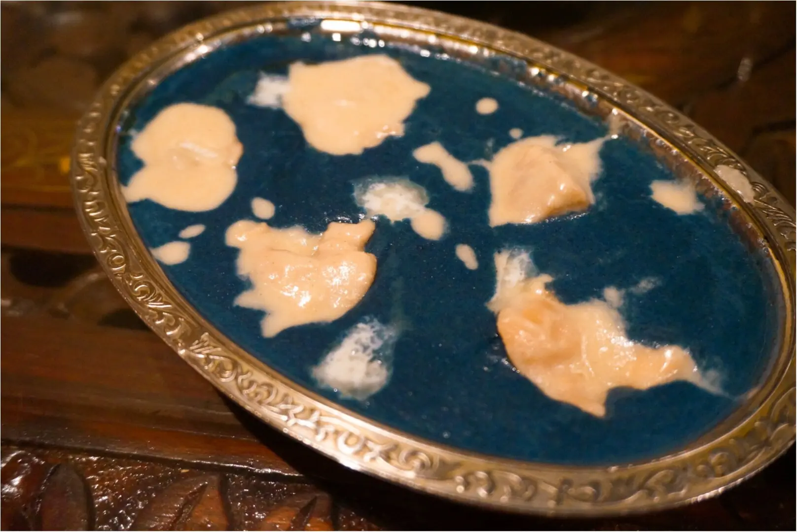 ありえない色の"カレー"が話題‼︎真っ青だけど味は本場インド⁉︎【クリシュナ】の《流氷カリー》を食べてみた♪_2