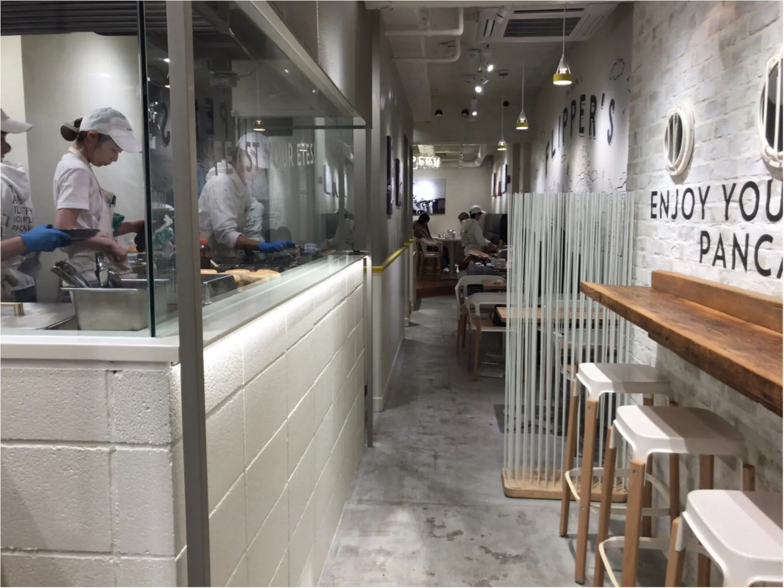 【横浜元町】毎年お得なチャーミングセール明日2/20(火)から開催!元町メイン通り先月オープン!"奇跡のパンケーキ"を調査!_6