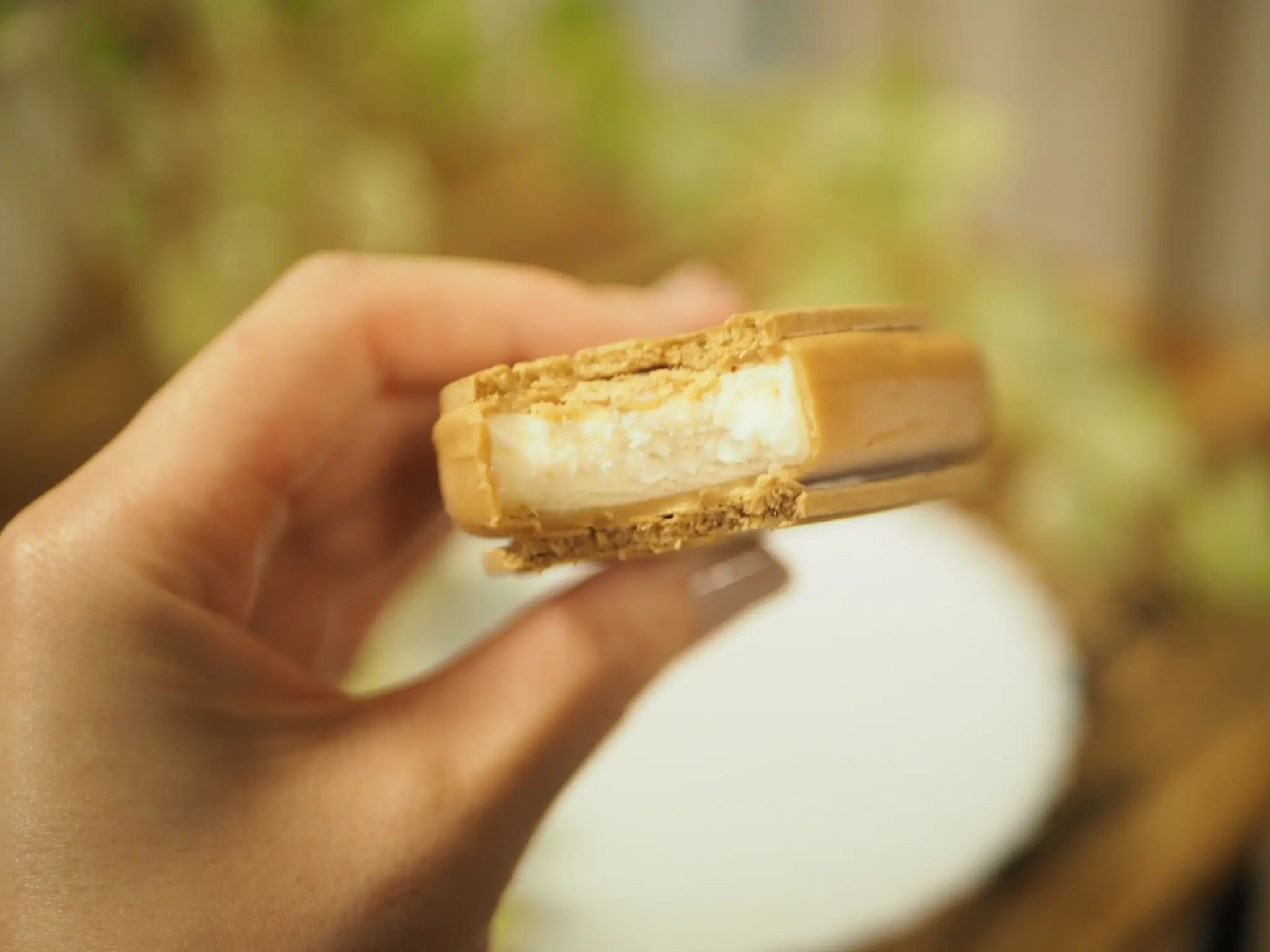 【ハーゲンダッツ】濃厚な味わいのバターサンド♡クリスピーサンド『アーモンドバターサンド』が登場♩_4