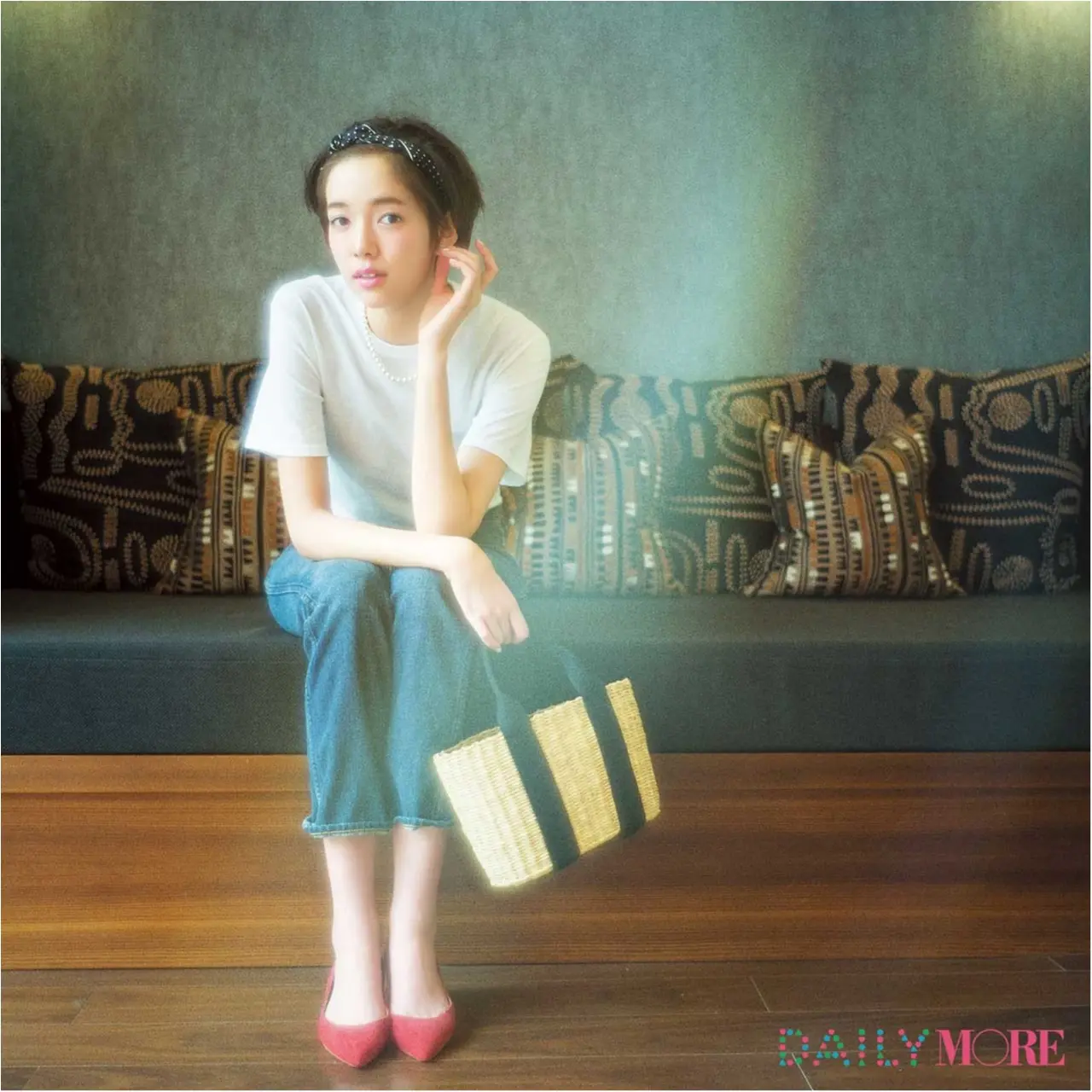 佐藤栞里、白T×デニムをそれからどうする?【めざせ、カジュアル上手!】_1