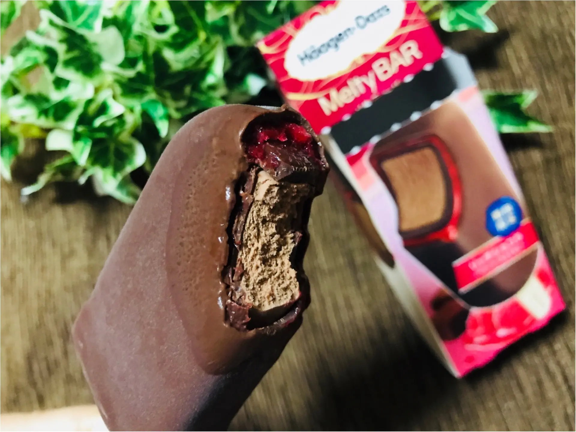 【ハーゲンダッツ】ラズベリーソースがとろ〜り《リッチショコラ》が美味しすぎる♡_4