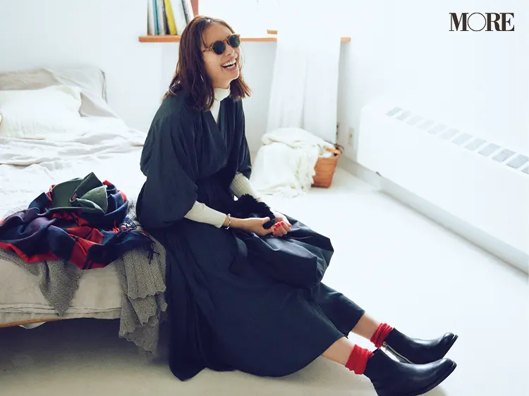 時短コーデは リブタートルニット と シャツワンピース で完了 スタイリストがその選び方を伝授 ファッション コーディネート 代 Daily More