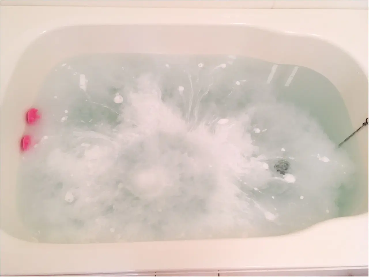 バスルームに現れた夜空やペンギン…♡【LUSH】の限定バスボムでクリスマス気分を盛り上げよう♡_3