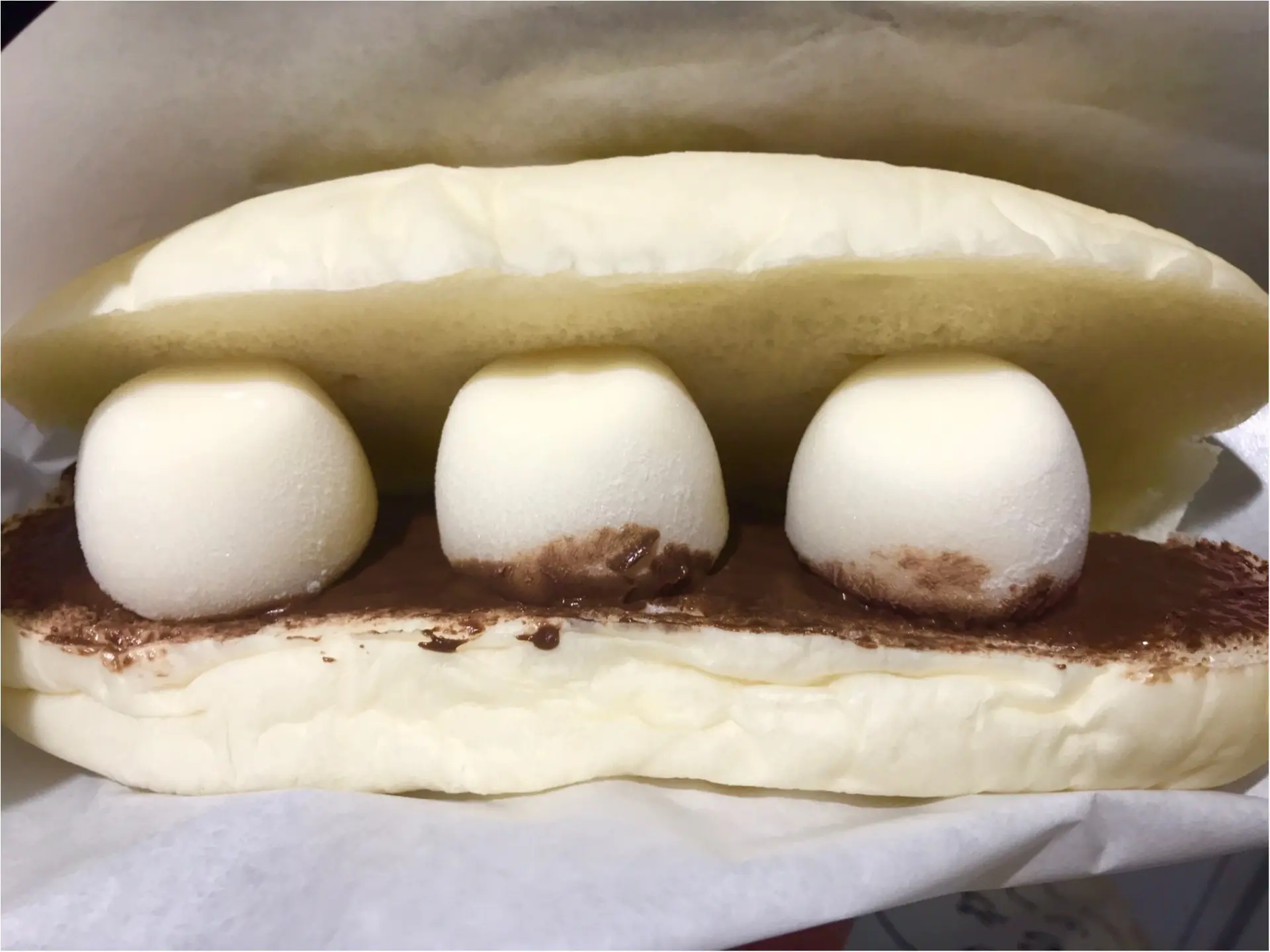 コッペパン専門店【しろこっぺ】が雪見だいふくとコラボ★大胆にサンドしちゃった!_3
