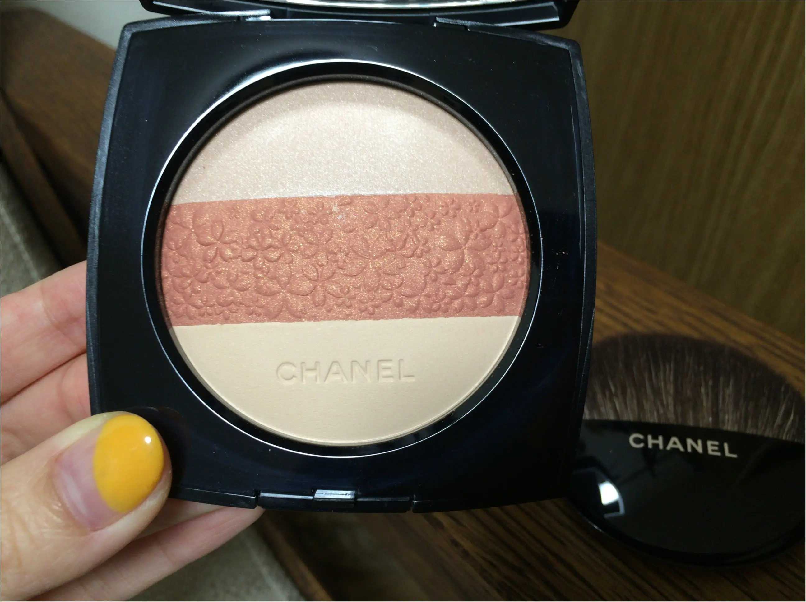 1つで五役?!【数量限定】『CHANEL』京都をイメージしたはんなり赤、優秀パレット♡_1