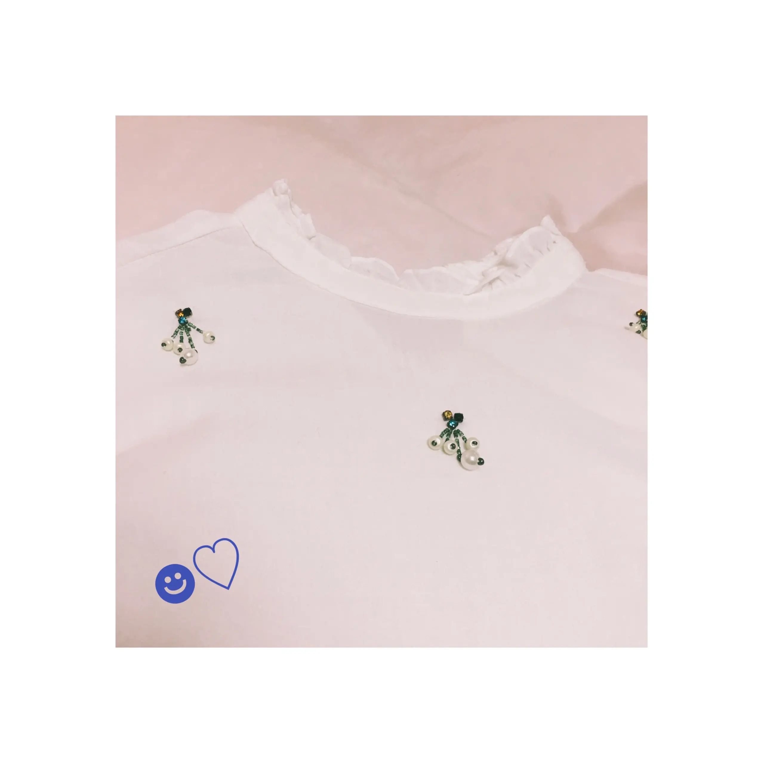 《ザラジョ必見!今買って春まで使える★》【ZARA】で見つけたビジュー付きフリルネックブラウス(¥1,990)が大活躍の予感❤️_2