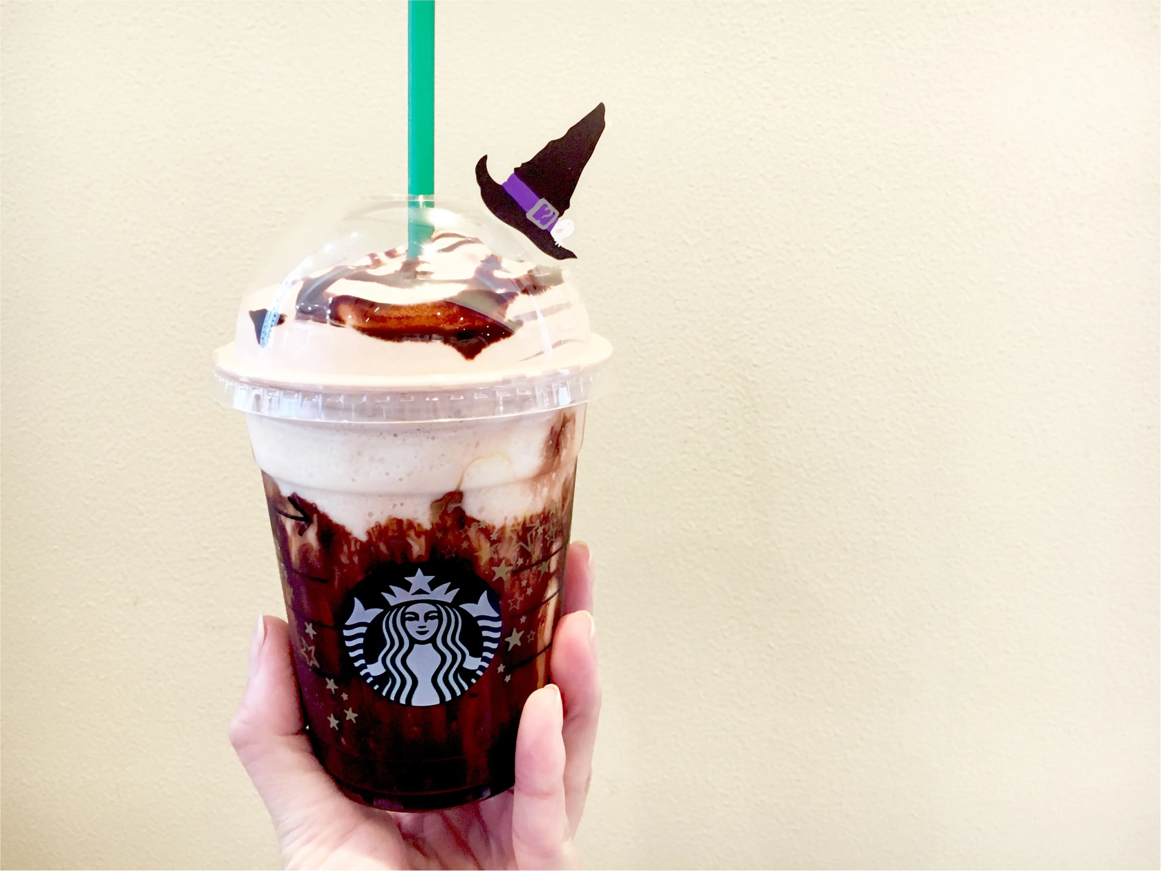 【スタバ】7日間限定!《ハロウィンミステリーフラペチーノ》チョコ味に見えて実は・・❤️_1