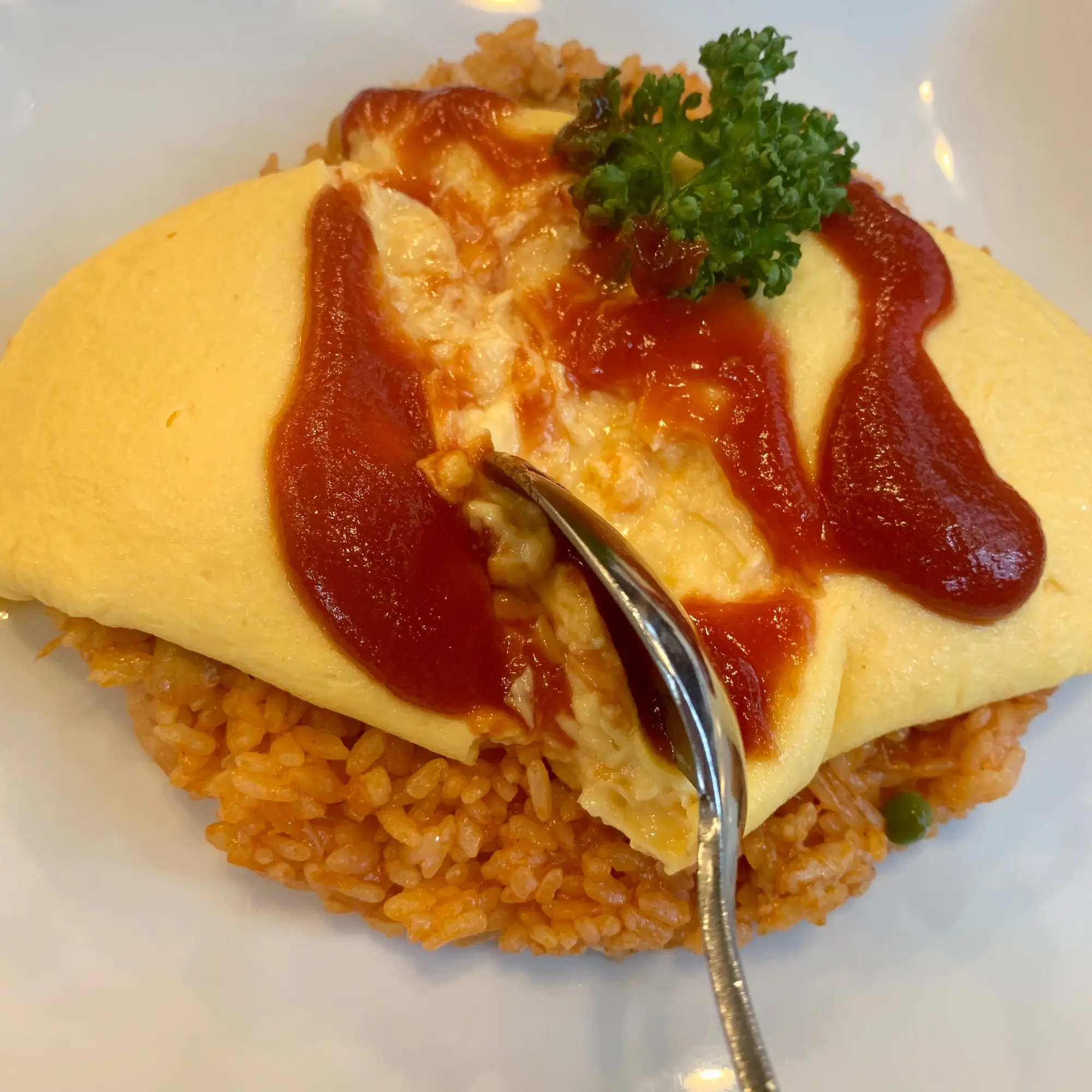 《遠出の代わりに贅沢メシ❤️》【日本橋•たいめいけん】の絶品オムライス☻_3