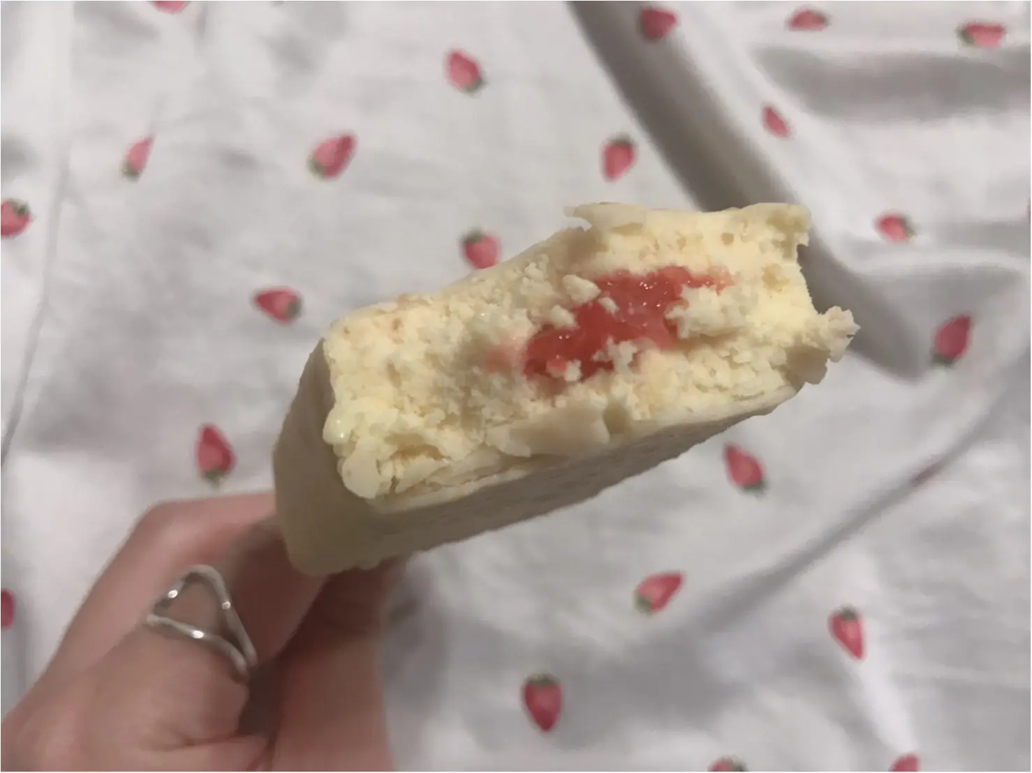 元が美味しいからハズレなし?人気お菓子“不二家ホームパイ”アイスクリームを食べてみた_3