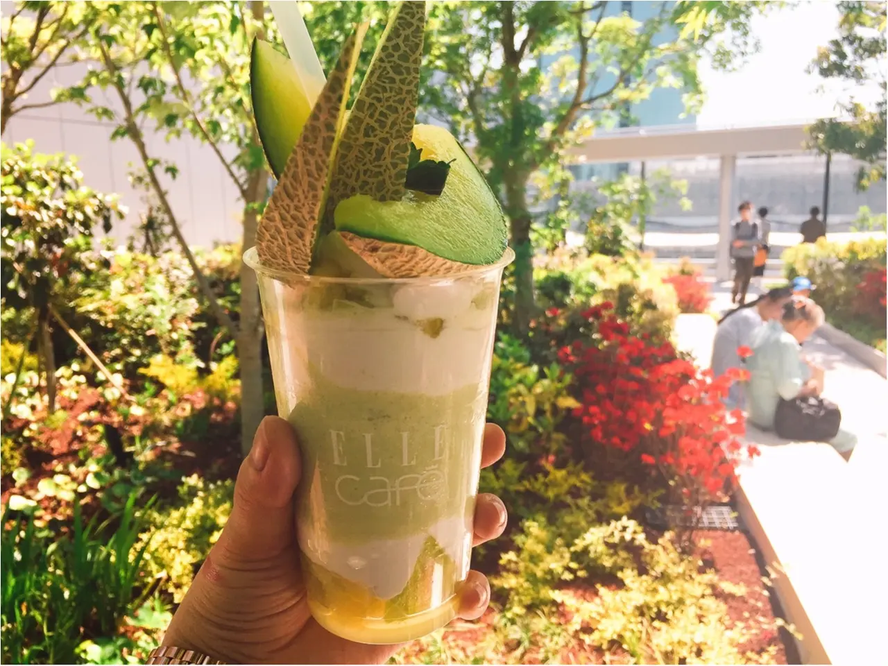 【GINZASIXの楽しみかた】ELLEcafeのスムージーボンボンをこう撮って食べて楽しむ!!_2