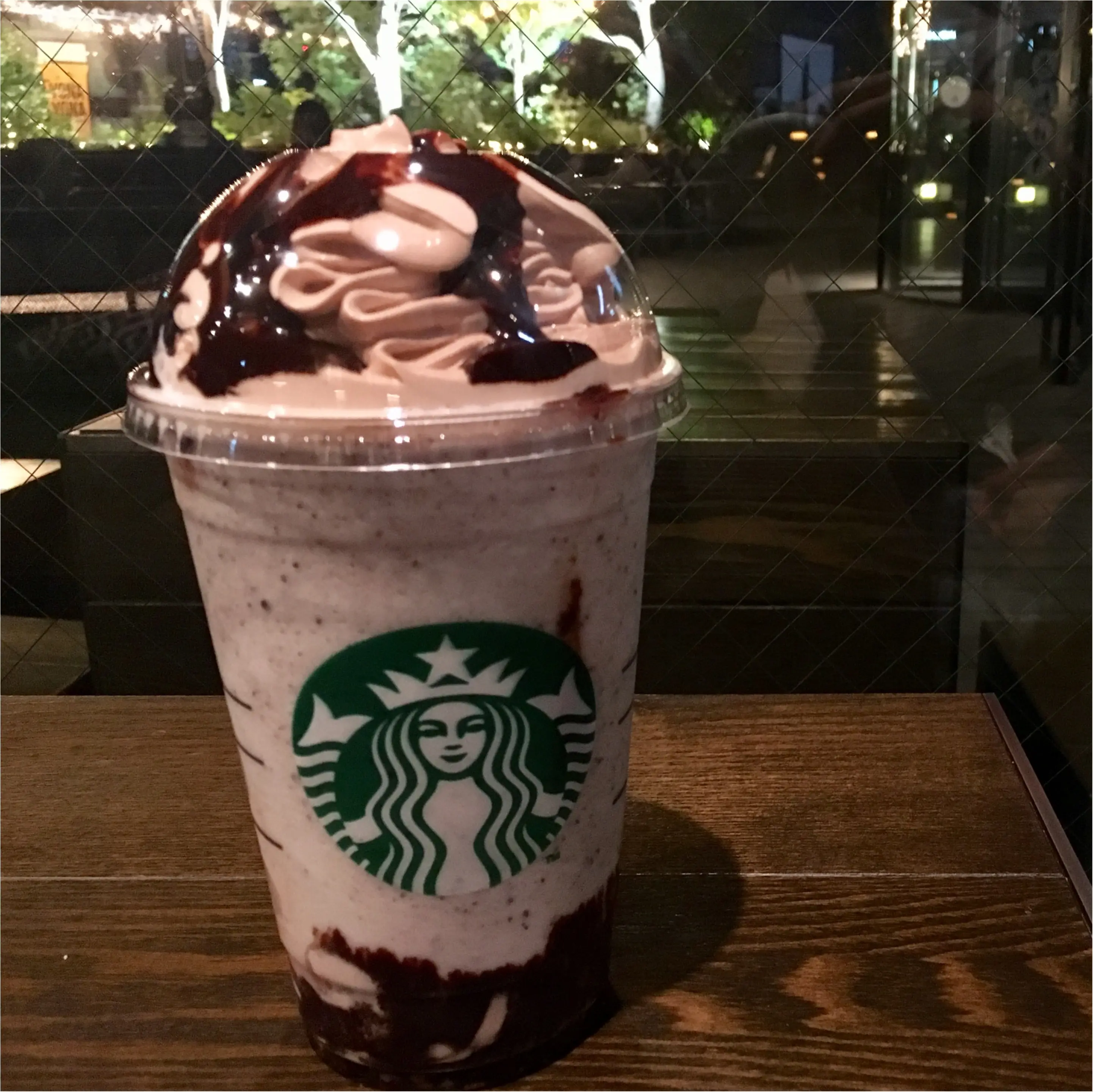 もう飲んだ?チョコ好きさん必見!店舗限定の美味しすぎる〇〇フラペチーノ_1