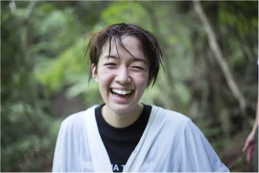 『ちゃまてばこ』ヒット祈願! 佐藤栞里、滝行がクセになる!?【連載オフショット】_5