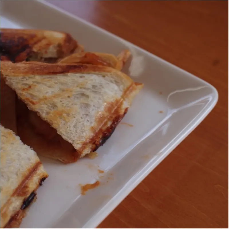 本から出てきた食べものたち?腹ペコあおむしのケーキたちが現実に。地方のブックカフェが熱いんです(412あみ)_2