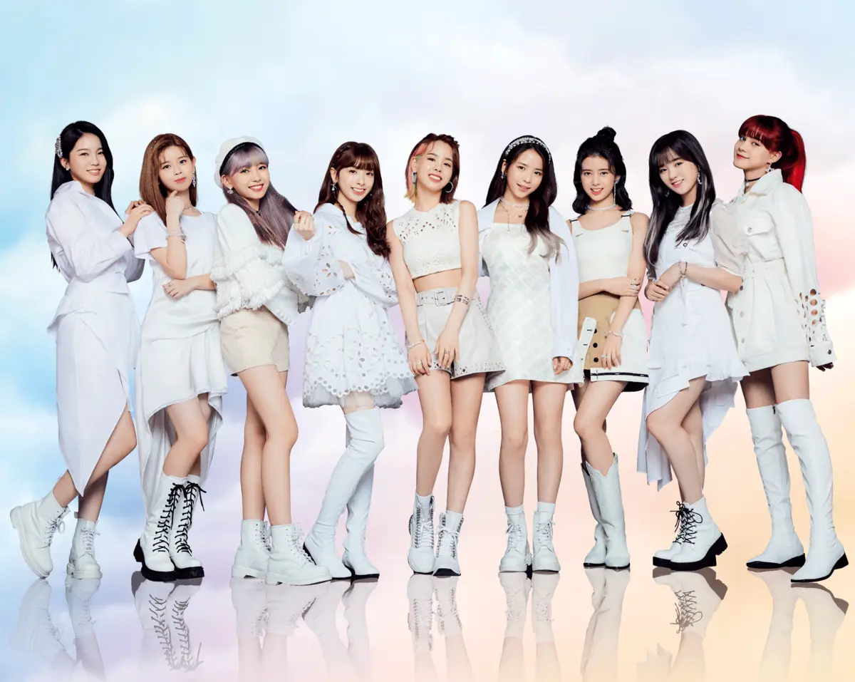 Niziu ローソン に大 注 目 オンラインイベント参加権やオリジナルグッズを手に入れよう ライフスタイル最新情報 Daily More