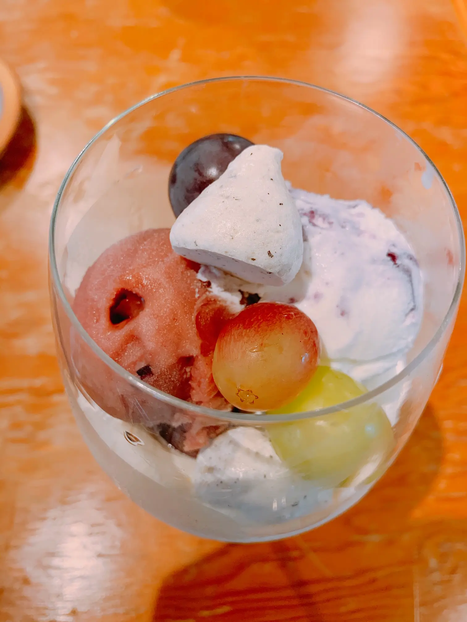 【おすすめカフェ】旬の《桃がまるごと&葡萄がたっぷり》詰まったジューシーなパフェ♡_9