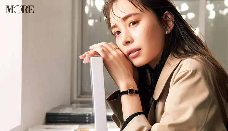 シャネルの時計をした井桁弘恵