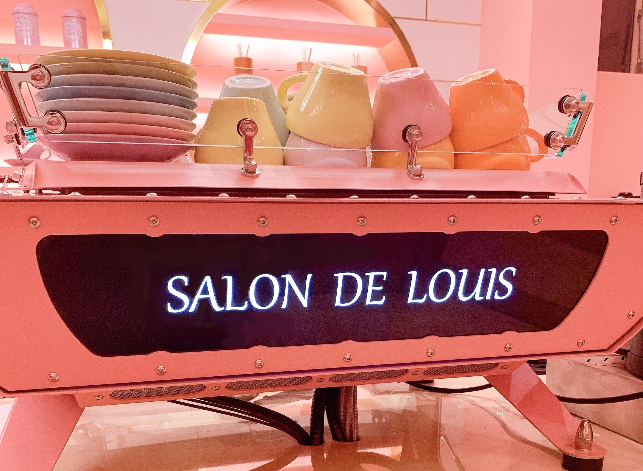 6月27日open かわいすぎるカフェ Salon De Louis 2号店 が南青山に登場 Moreインフルエンサーズブログ Daily More