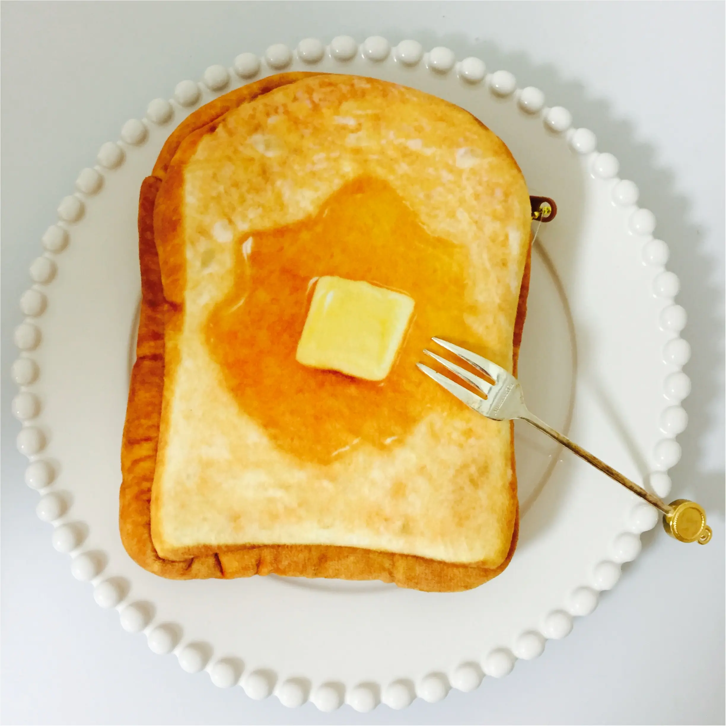 厚切りはちみつトーストにしか見えない!本物そっくりふわふわポーチ♡_1