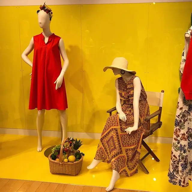 久しぶりのひざ上丈ボトムの登場も気になる!『ユニバーバル ミューズ』の夏展【 #副編Yの展示会レポート 】_1