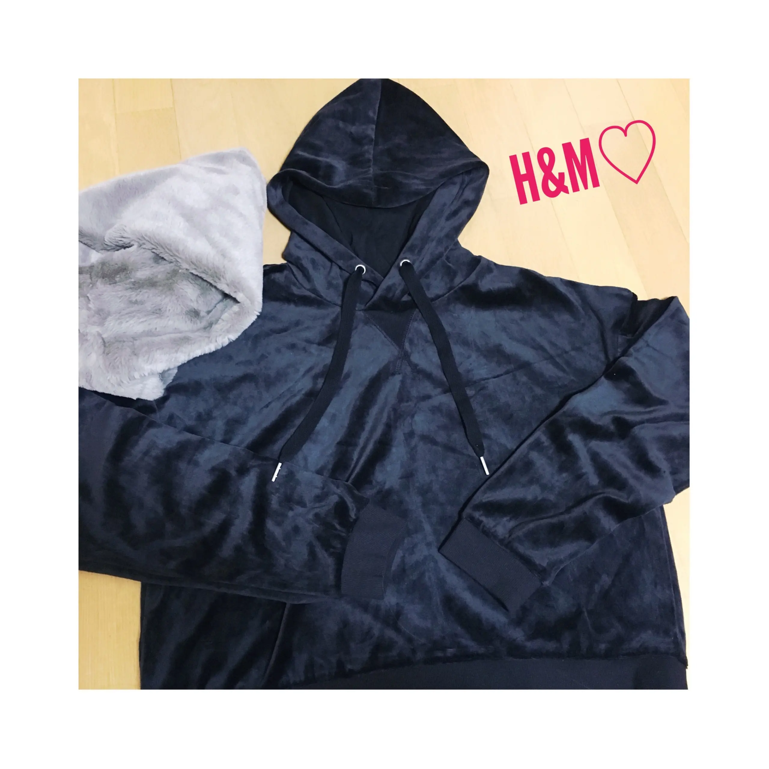 《¥2,000以下★》【H&M】ベーシックアイテムは異素材で周りと差をつける!ベロアのフーディが使えます❤️_1