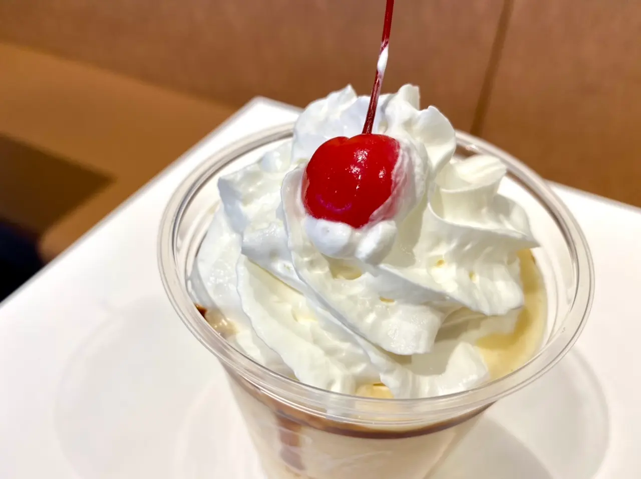 『マックカフェ』の新作「珈琲コーヒーゼリープリンフラッペ」トッピング部分