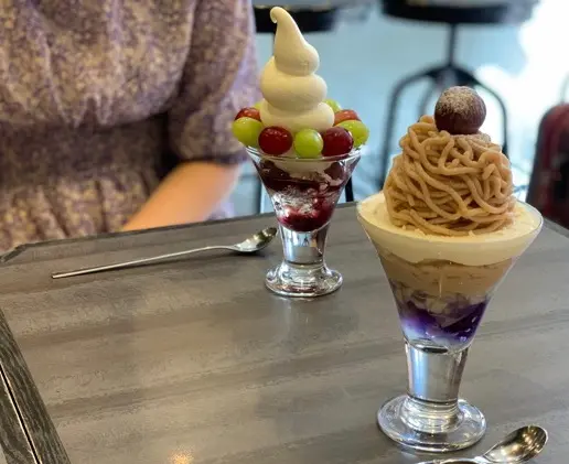 【みおしー遠征ログ❤︎北海道】大行列の夜パフェ「AND INITIAL(アンド イニシャル)」は早い時間に食べに行け!_2