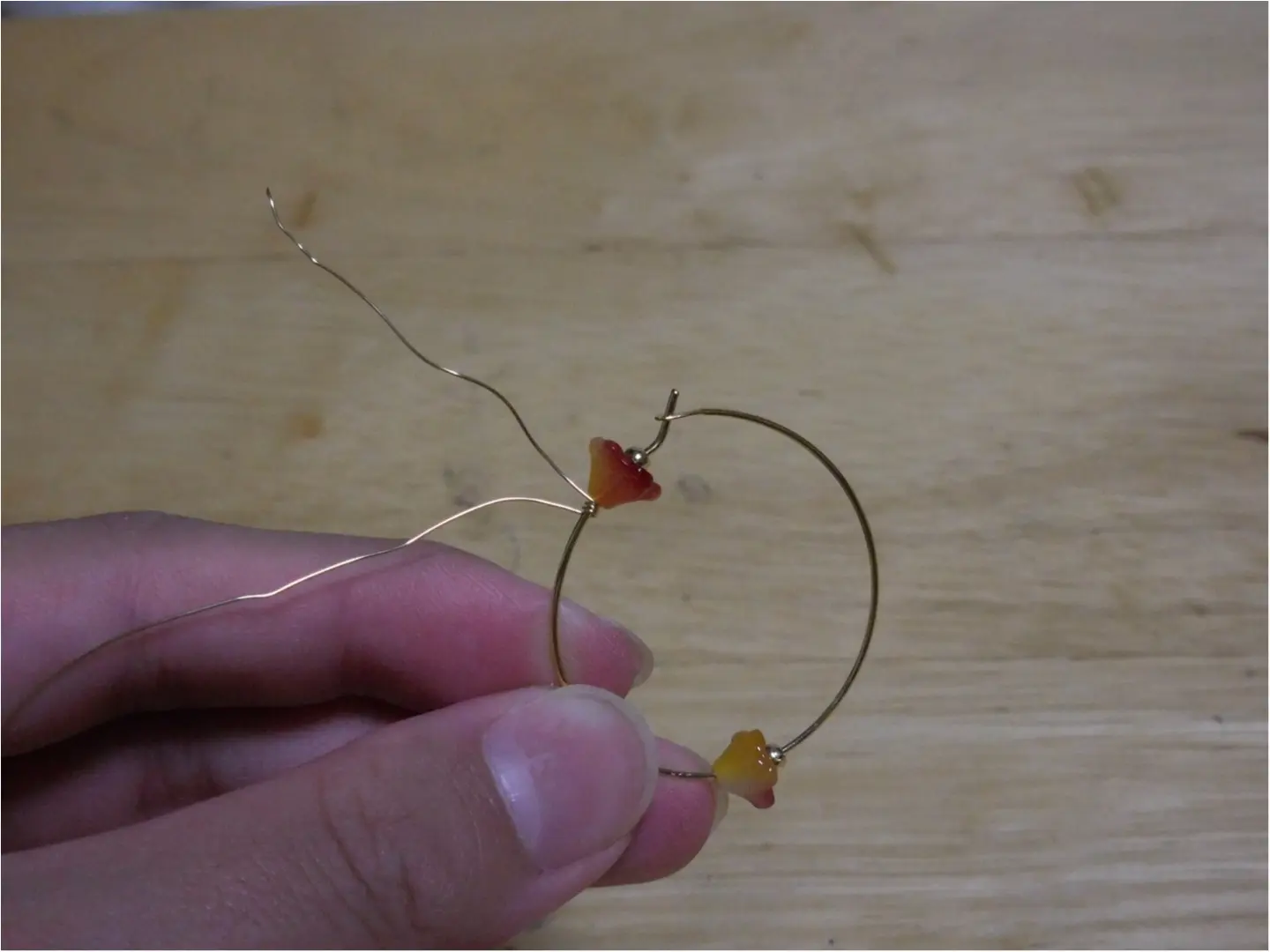 【ハンドメイド講座】カラフルなベルフラワーでフープピアスを作ってみよう♪_5