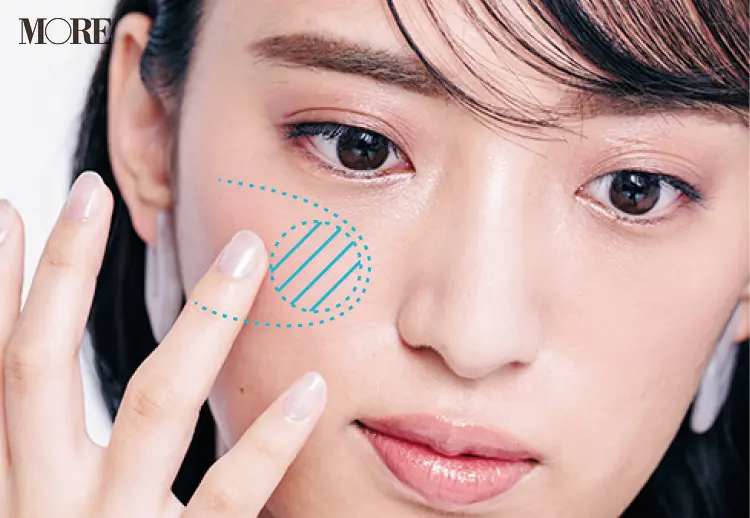 『デジャヴュ』の眉マスカラや『イプサ』のハイライターで、クールな顔立ちを優しげな印象に。好感度を高めるお仕事メイクテク♡_4