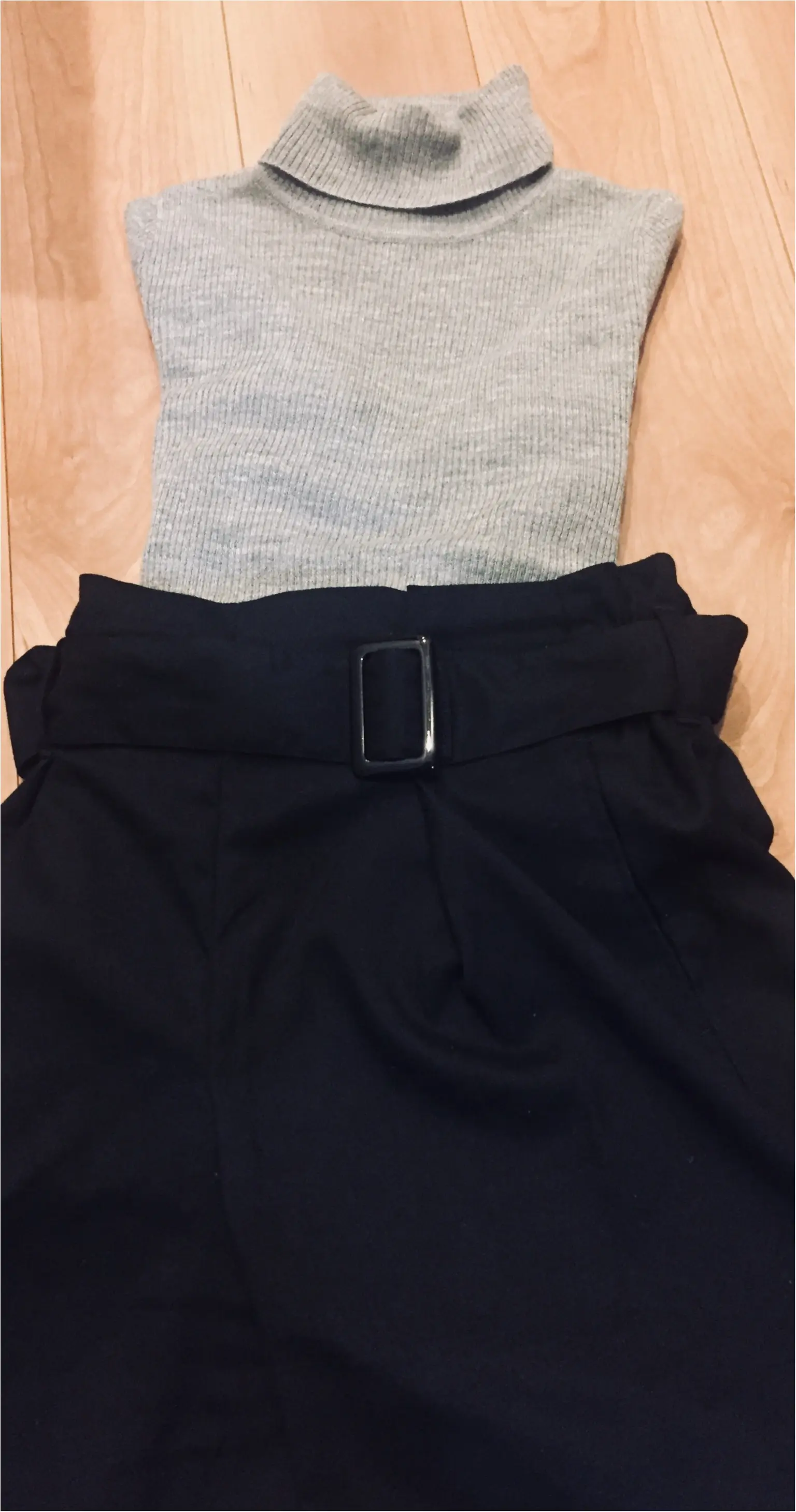 まだまだ寒い今日この頃...防寒対策&スタイルアップどちらも欲張りに叶えられるのは【ワイドパンツ×タートルネック】上下GUで合わせてみました☝︎★_3
