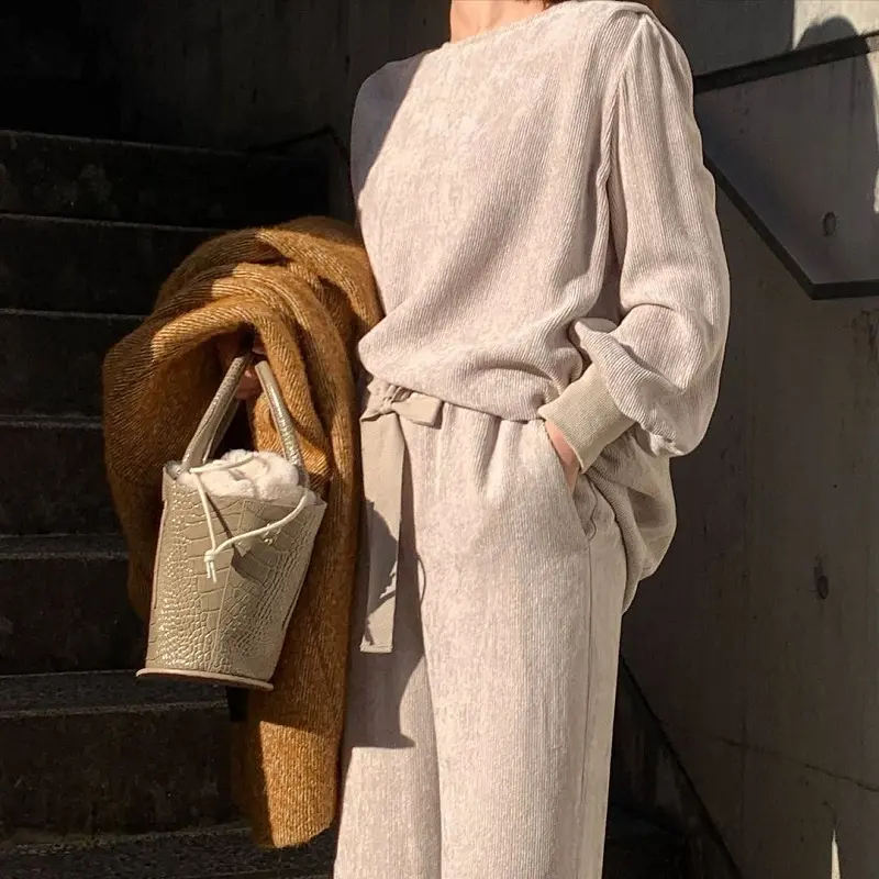 『DRESSLAVE』のセットアップ着用画像
