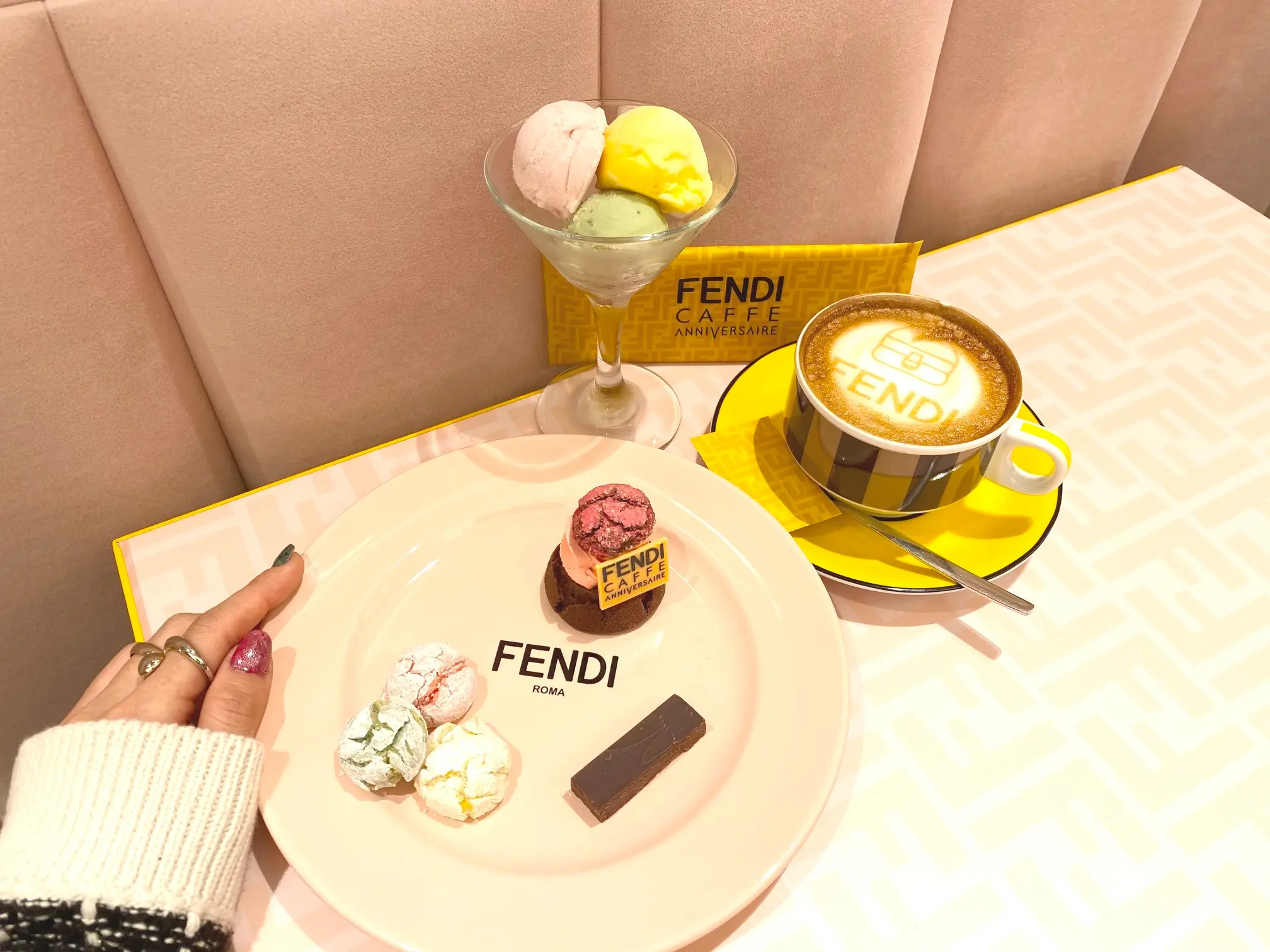 フェンディ のカフェ Fendi Caffe By Anniversaire が表参道に期間限定でオープン中 グルメ Daily More