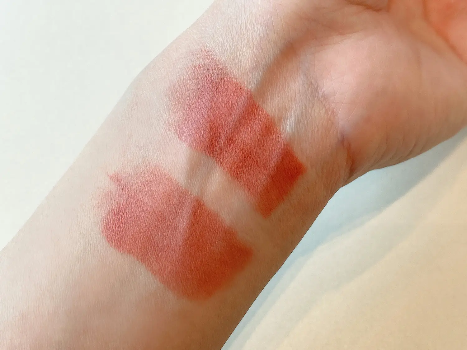 ペリペラのインクベルベットは唇にピタッと密着して、きれいな発色をキープしてくれます