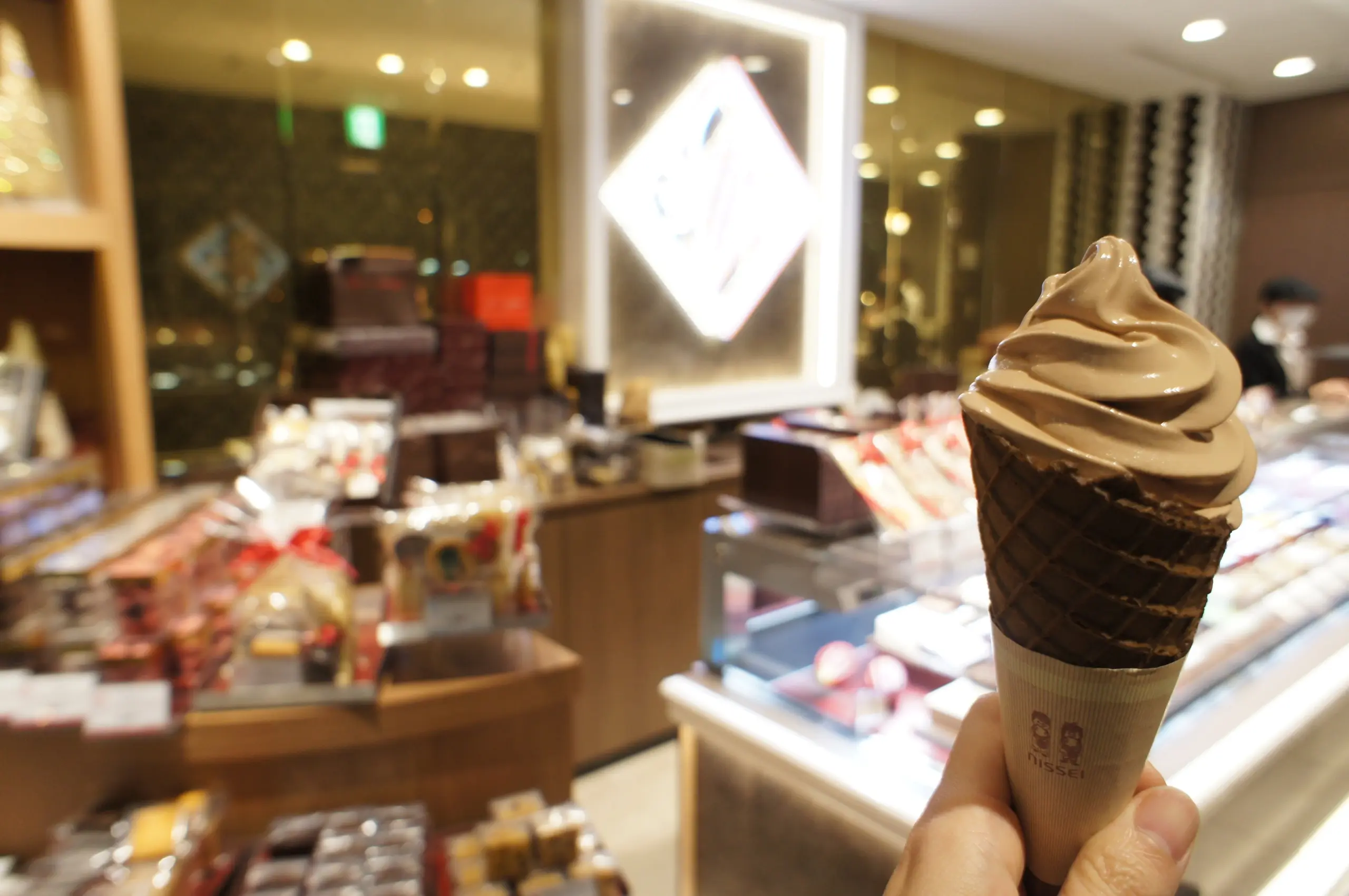 《ご当地MORE❤️横浜》生チョコ発祥のお店【Sils Maria(シルスマリア)】の生チョコソフトクリームはリピート必至☻_2