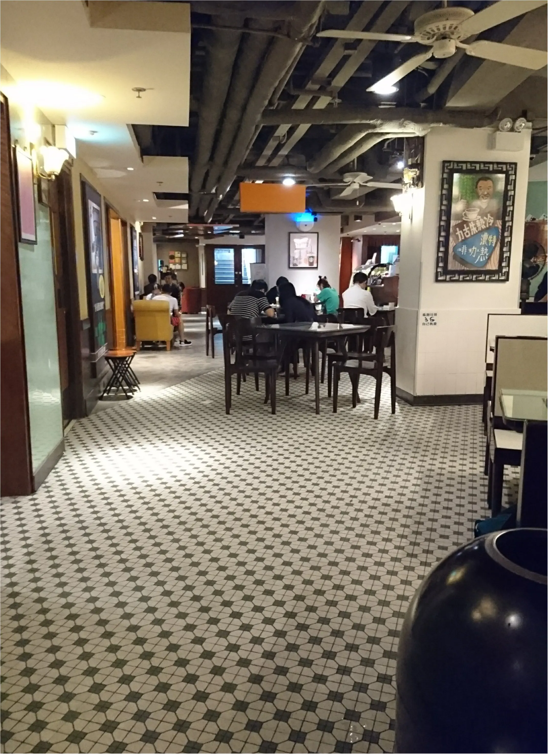 【スタバ】香港にあるレトロなスタバ_3