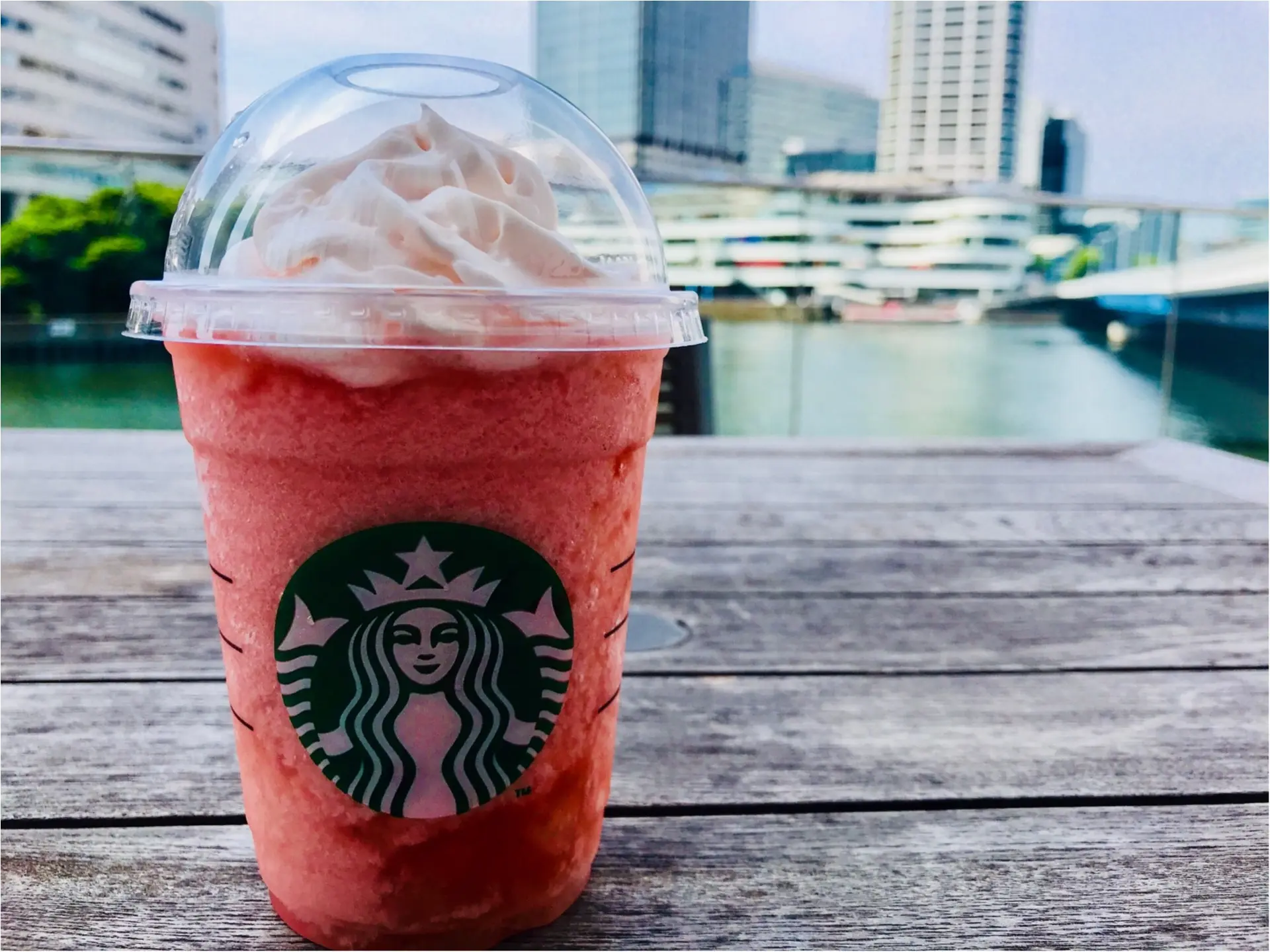 【スタバ新作】奇跡的なカロリーの低さ!桃づくしのフラペチーノがたまらない逸品♡_4
