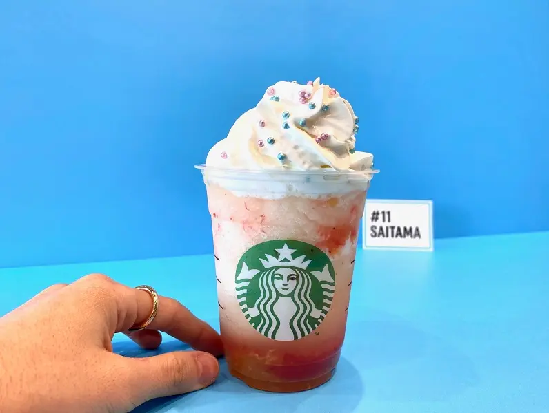 【スタバ新作】「47JIMOTO」埼玉県限定フラペチーノ「埼玉 多彩玉 ストロベリー & シトラス フラペチーノ」