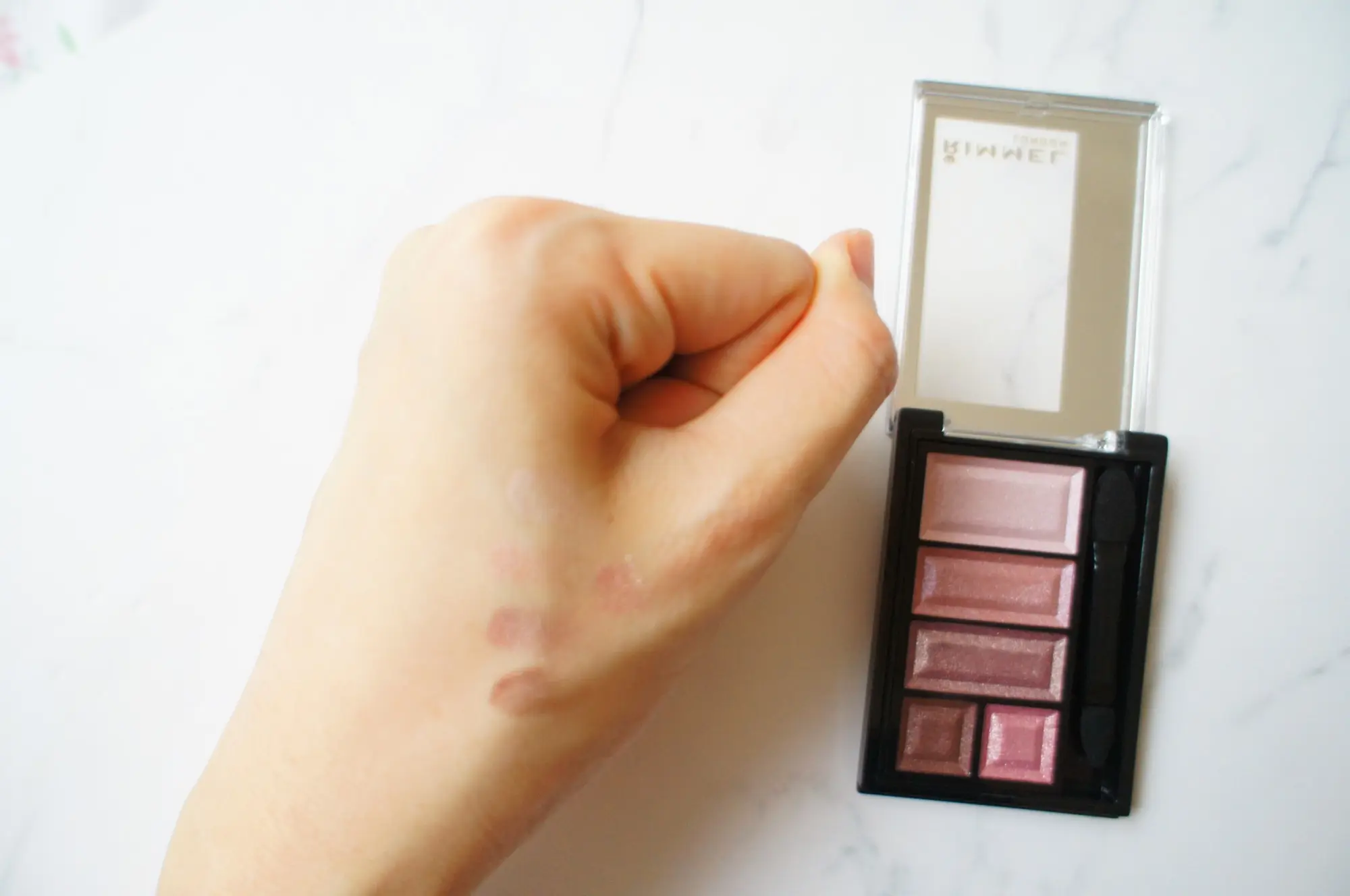 《#プチプラコスメ》大人気❤️【RIMMEL】ショコラスウィート アイズの新作"ブルーベリーショコラ"が可愛い☻_3