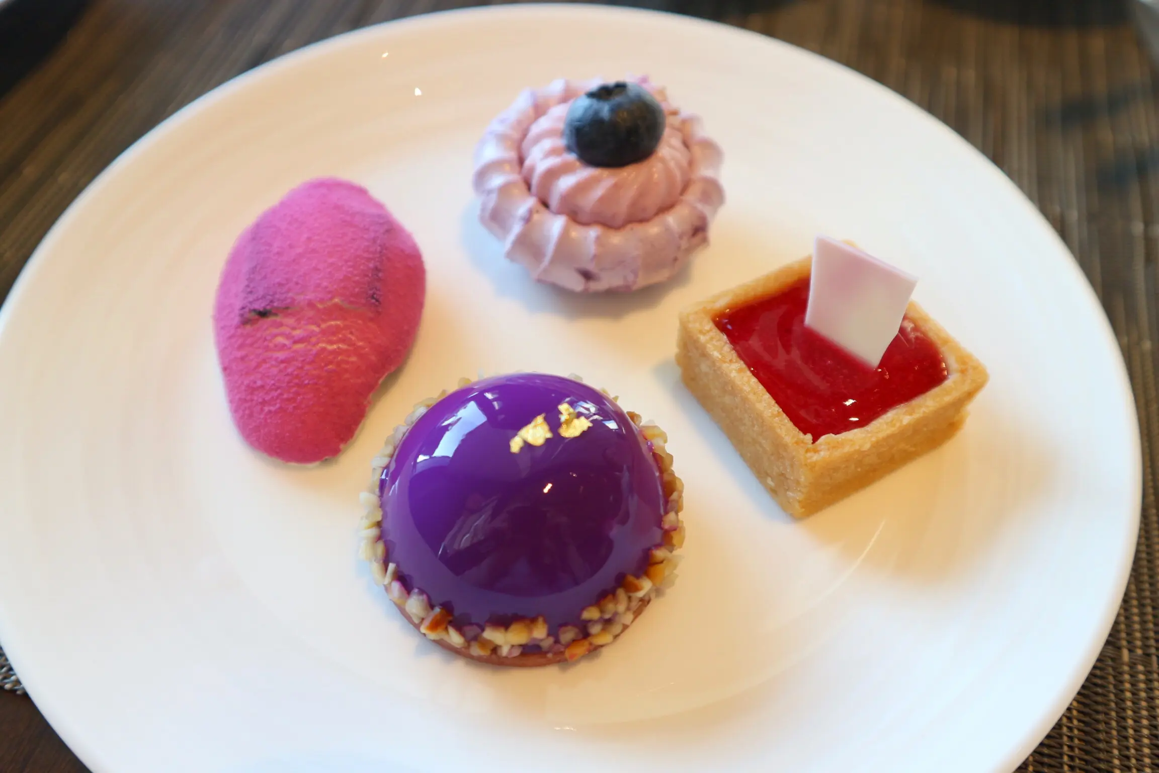 【コンラッド】秋の味覚をパープルのグラデーションと共に楽しむアフタヌーンティー♡_2