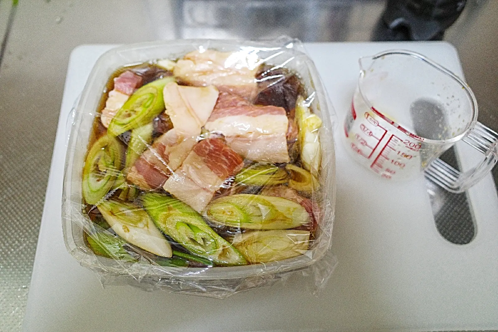 『材料5つで超簡単!15分で出来るコーラを使った" 豚の角煮 "レシピ』_5