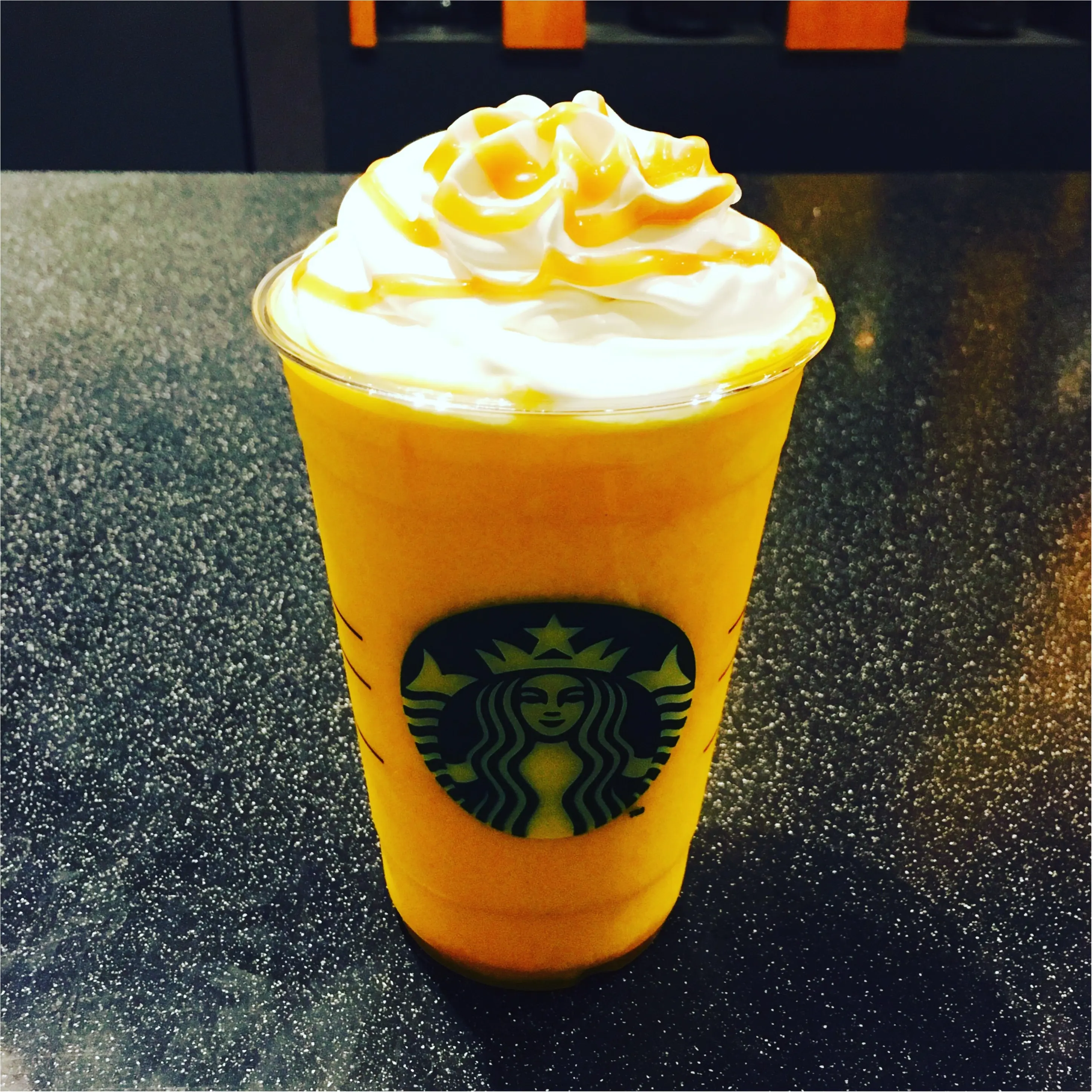 スタバの桃フラペチーノ_1