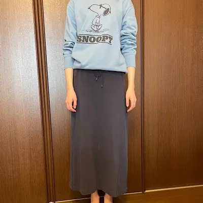 部屋着にもパジャマにも使えるユニクロのスヌーピー柄スウェット