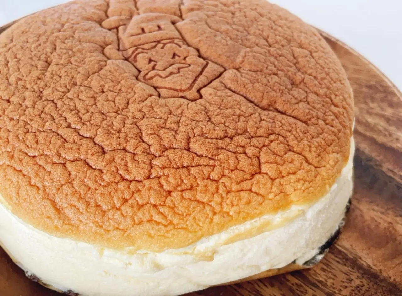 【まだ食べてないの?大阪に行ったら買わないと損!】ぷるふわ食感の絶品スフレチーズケーキ_3