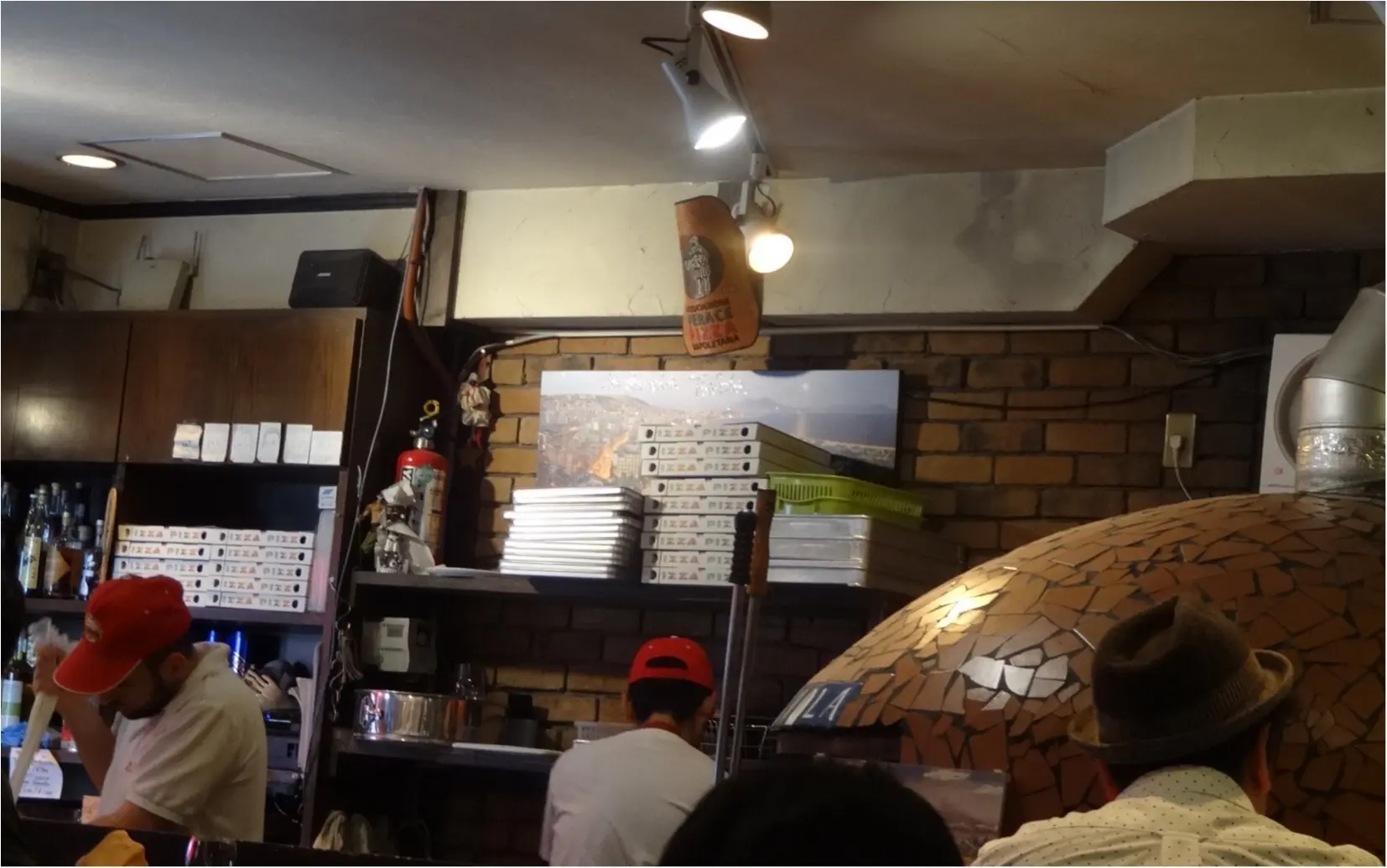 食べログTOP5000のピザ屋さん『ラ・ピッコラ・ターヴォラ 』へ行ってきました。_2