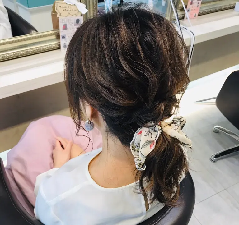 ミディアムヘアでもOK!こなれ感倍増《ローポニーテール》ヘアアレンジが大人可愛い♡_3