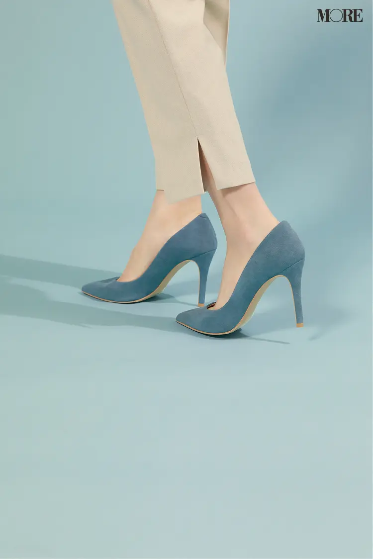 テチチのテーパードパンツは裾にスリット入り