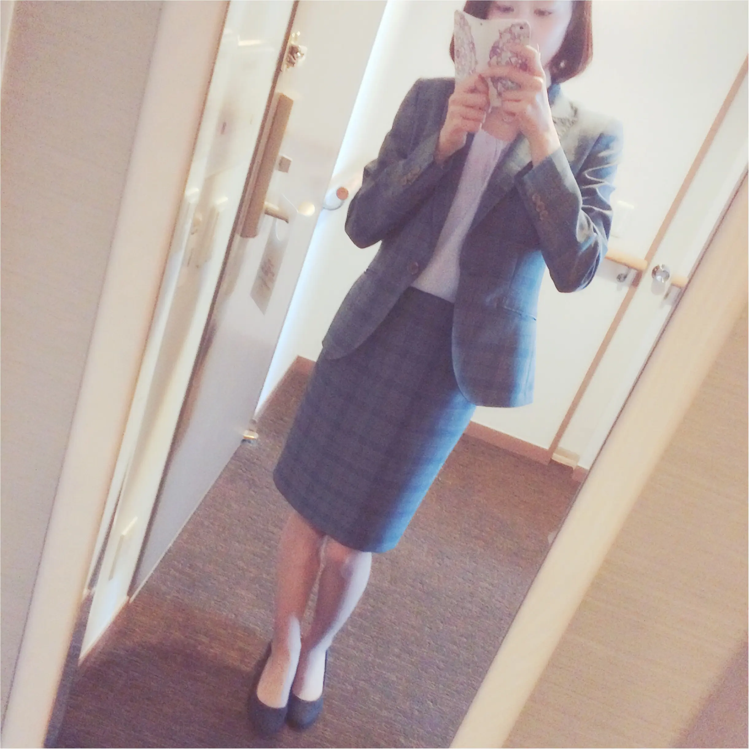 ★スーツでも柔らかい雰囲気に⁉︎淡色スーツコーデ★_1