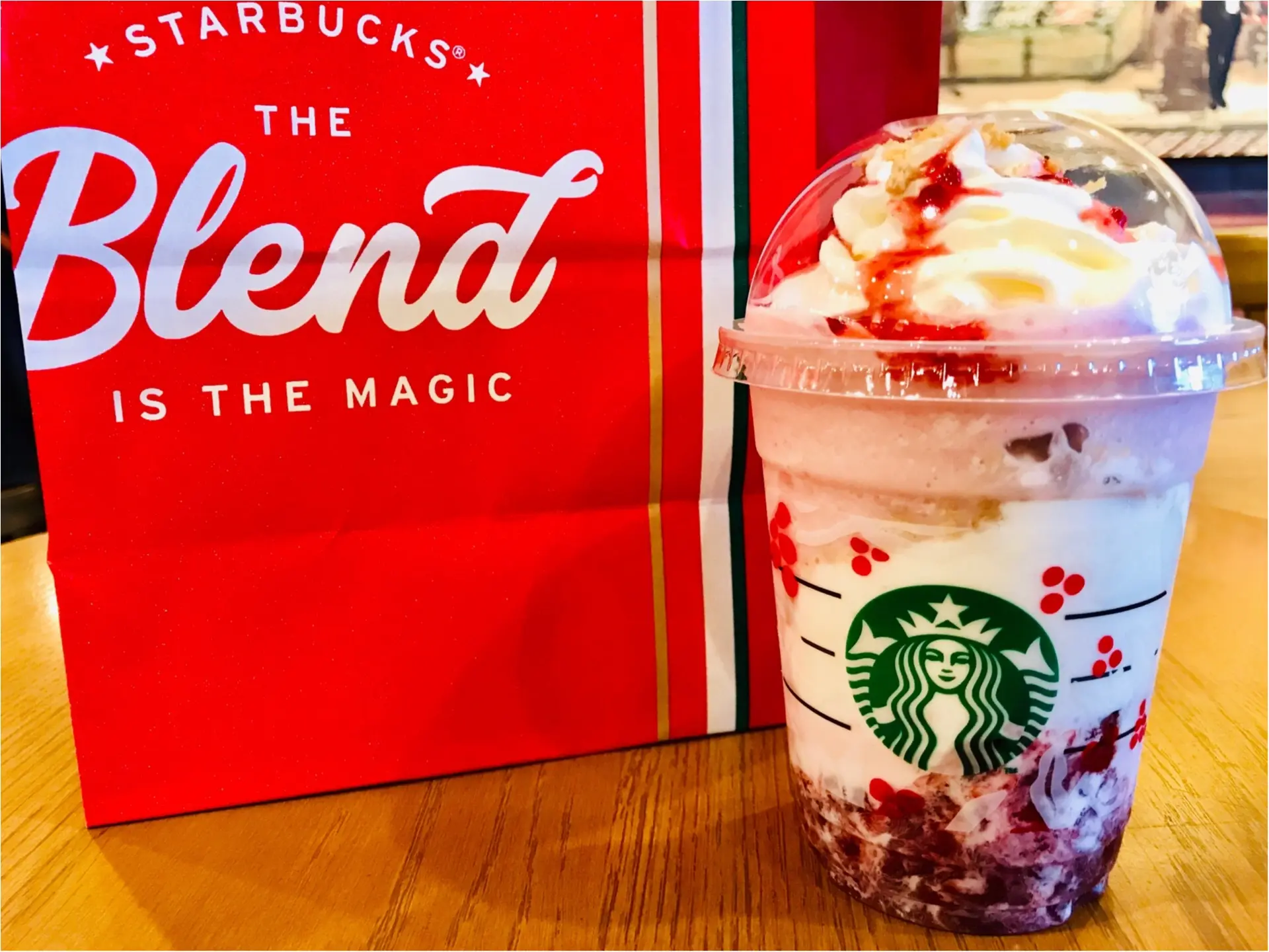 【スタバ】ホリデーシーズン到来!《ストロベリーケーキ》で一足早くクリスマス気分♡_2