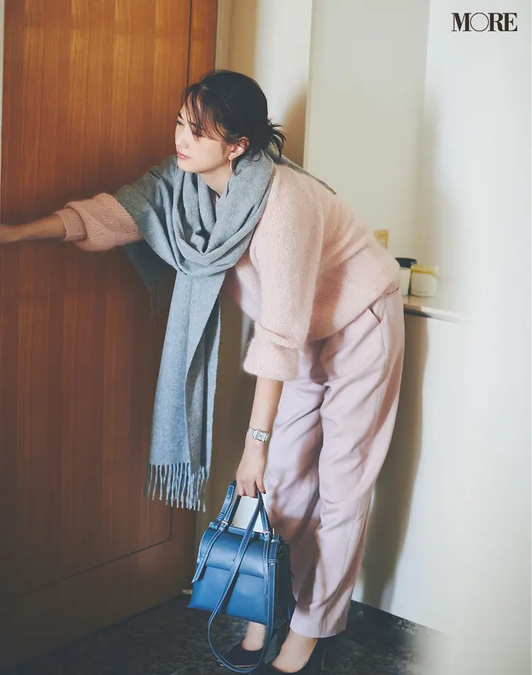 「午前休より、後輩のひと言のほうが疲れに効果ある~」土屋巴瑞季&鈴木友菜 着回し連載『グレーとネイビーなふたり』18日目_3