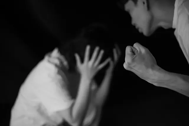 セックスとお酒で共依存関係に? 3か月でスピード婚したKさんの話【モア・リポート14】_2