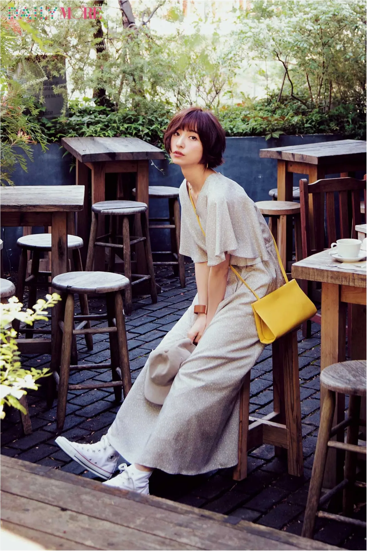 待ち合わせはテラス席 休日の麻里子はマキシワンピでおしゃれする グリーンのテラス編 ファッション コーディネート 代 Daily More